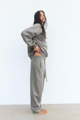 SHINY PLUSH TROUSERS - Zara фото 3