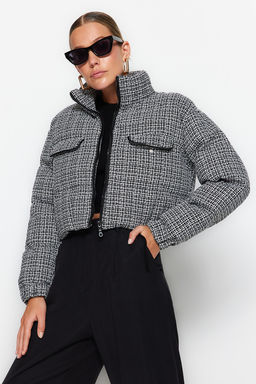 TRENDYOLMILLA Siyah Tuvit Crop Sisme Mont TWOAW24MO00028