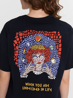 Футболка женская черная с принтом черный +печать 112934 - Mark formelle фото 15