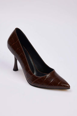 Siyah Kroko Desenli Sivri Burun Kad?n Klasik Ince Topuklu Stiletto Ayakkab?
TAKAW26TO00001 - Trendyolmilla фото 8
