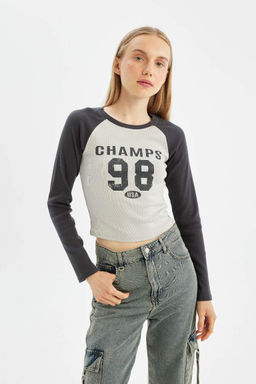 Женская антрацитовая футболка с длинным рукавом в рубчик с круглым вырезом и принтом - Defacto фото 3