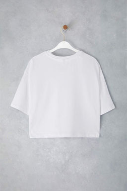 Beyaz Galaksi Bask?l? Relaxed/Rahat Kal?p %100 Kal?n Pamuklu Crop Orme T-Shirt TWOSS23TS00038
