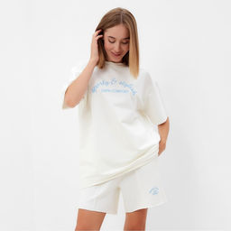 Костюм женский: футболка, шорты, MINAKU: SPORTY & STYLISH, экрю, размер 48