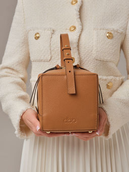 Кожаная сумка Quadra DBR 30989 оранжевый миндаль