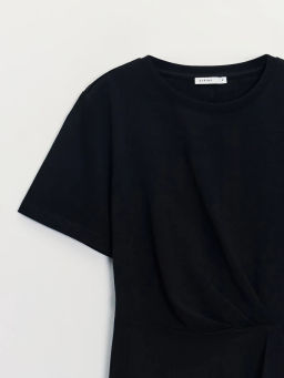 Приталенная футболка с ассиметричным низом ZR2605023405-50 / Zarina