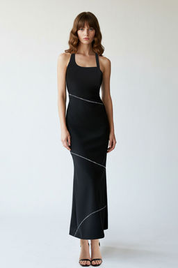 TRENDYOLMILLA Siyah Vucuda Oturan Parlak Tasl? Dokuma Elbise TPRSS25EL00019