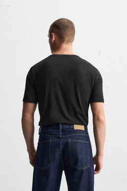 BASIC V-NECK T-SHIRT - Zara фото 15