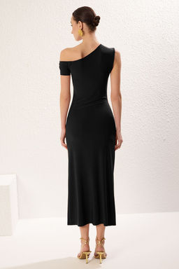 TRENDYOLMILLA Siyah Kay?k Yaka Vucuda Oturan Esnek Maxi Orme Elbise TWOSS25EL00383  фото 6