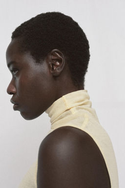 SUPIMA® HIGH NECK T-SHIRT - Zara фото 2