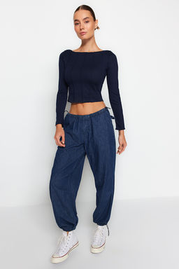 Trendyolmilla Bej Dikis Detayl? Carmen Yaka Fitted/Vucuda Oturan Fitilli Orme Bluz TWOAW24BZ00127