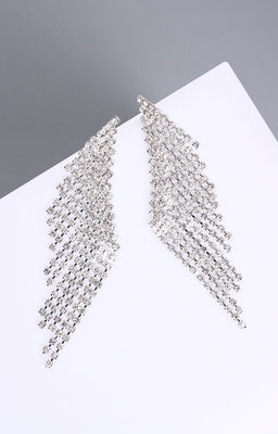 Серьги висячие со стразами Вечное сияние водопад, белые в серебре