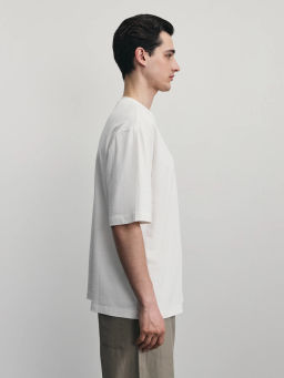 Футболка с вышивкой на груди / Zarina фото 4