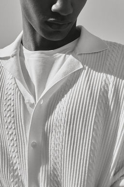 Camisa resort en punto con textura Regular Fit - H&m фото 4