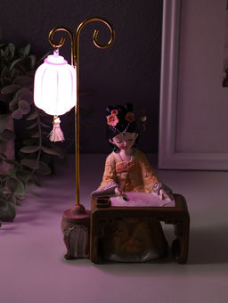 Фигурка светящаяся «Девочка в кимоно занимается каллиграфией», полистоун, 3×AG3, 6.8×11.5×21 см