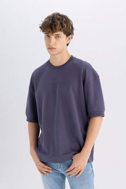 Свободная футболка из плотной ткани с круглым вырезом и принтом