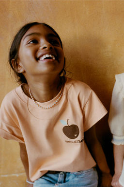 CAMISETA PARCHE BORDADO / Naranja