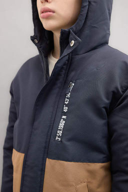 Водоотталкивающее пальто с капюшоном для мальчика - Defacto фото 4