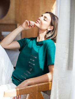 Футболка из премиального хлопка с принтом мечта на разных языках