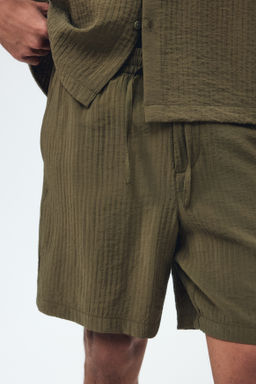 Pantal?n corto texturizado Relaxed Fit - H&m фото 7