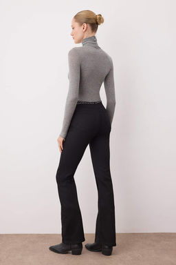 Siyah Yuksek Bel Beli Trok Detayl? Flare Ispanyol Paca Jeans TWOAW26JE00209 - Trendyolmilla фото 4