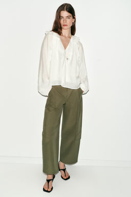 BLUSA VOLANTES FRUNCES / Blanco