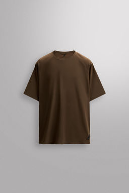 PERFORATED STRUCTURE T-SHIRT
