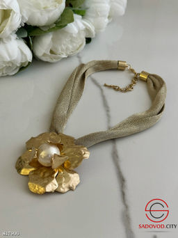 Дизайнерское колье для девушек
