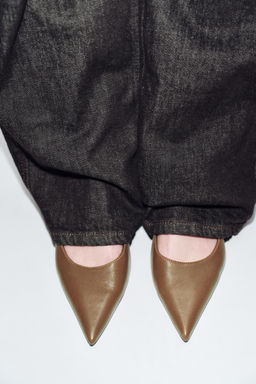 LEATHER KITTEN HEEL SHOES - Zara фото 9