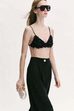 CLUTCH DETALLE MET?LICO / blanco