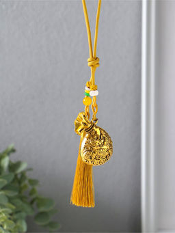 Подвеска металл, текстиль "Мешок и рыбы с лотосом, с кисточкой" золотистый 1,5х5,5х14 см