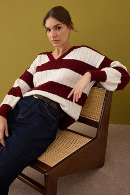 Lacivert Yumusak Dokulu Genis Kal?p Renk Bloklu Triko Kazak TWOAW26KZ00199 - Trendyolmilla фото 6