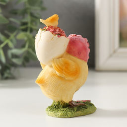 Фигурка полистоун Курочка в чепчике, несет цыпленка в скорлупе с цветами, 6.5?4?9 см