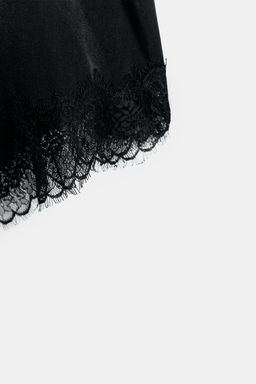 CAMISETA COMBINADA ENCAJE CUELLO PANADERO / Negro
