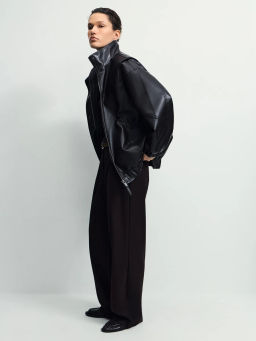 Куртка оверсайз из искусственной кожи / Zarina фото 3