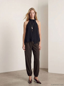 Halter Yaka Asimetrik Kesim Bluz