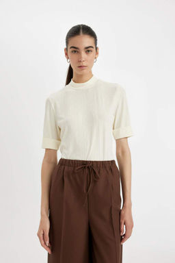 Футболка с короткими рукавами и полуводолазкой стандартного кроя в рубчик на бретельках - Defacto фото 3