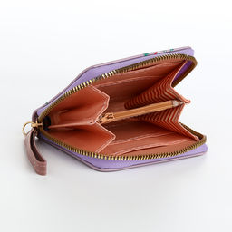 Кошелёк женский на молнии с ремешком, лакированный, сиреневый