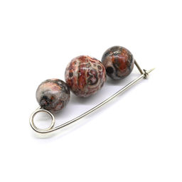 Брошь-булавка от сглаза с яшмой леопардовой 33*10 мм. Радуга камня