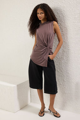 Kahverengi More Sustainable Modal Icerikli Dik Yaka Buzgu Y?rtmac Detayl? Orme Bluz TWOSS24BZ00359