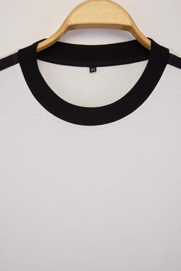 Buyuk Beden Siyah Oversize/Genis Kesim Kontrast Detayl? %100 Pamuklu T-shirt TMNSS24BF00033 - Trendyolmilla фото 10