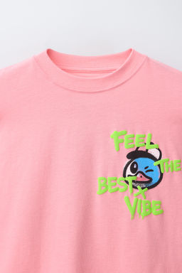 CAMISETA ESTAMPADO GRAFFITI / Rosa
