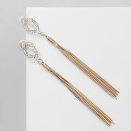 Серьги висячие со стразами Одиссея эллипс, цвет белый в серебре