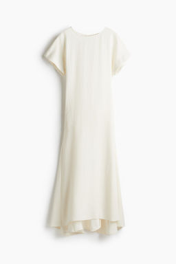 Vestido con mangas mariposa