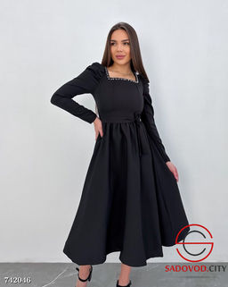 Нарядное платье с жемчужинами