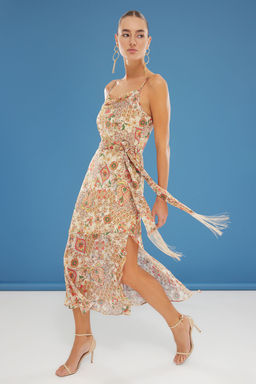 TRENDYOLMILLA Lila Etnik Desenli Kusakl? A Kesim Puskul Detayl? Maxi Astarl? Sifon Dokuma Elbise TWOSS23EL01777 фото 9