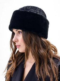 П26-32 Пилотка черное золото с мехом мутон