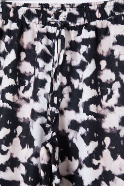TRENDYOLMILLA Siyah Beli Lastikli Wide Leg/Genis Paca Batik Desenli Dokuma Pantolon TWOSS25PL00005  фото 9
