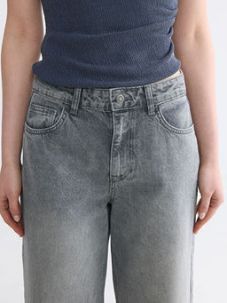 Джинсы Straight Fit женские прямого кроя