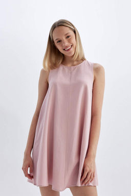 Льняное мини-платье А-силуэта с круглым вырезом и без рукавов