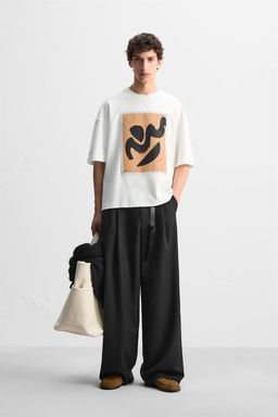 GRAPHIC PATCH SWEATSHIRT